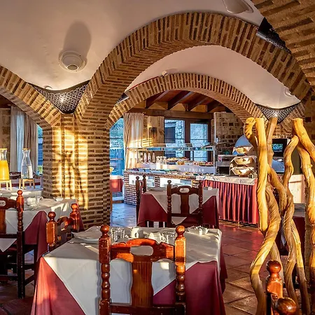 Alahuar Hotel 4*