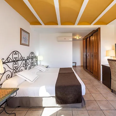 Hotel Alahuar 4*