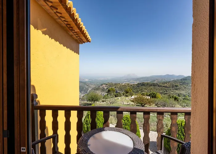 Alahuar Hotel 4*