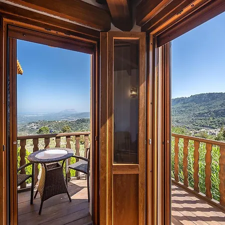 Alahuar Hotel 4*